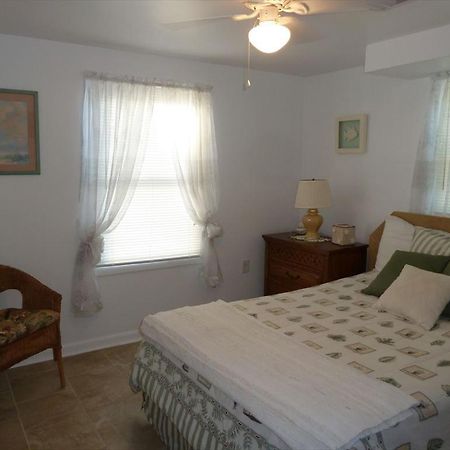 Oceanside 3 Bedroom, 1 Bath Duplex - A Short Walk To The Beach! Brant Beach Exterior photo